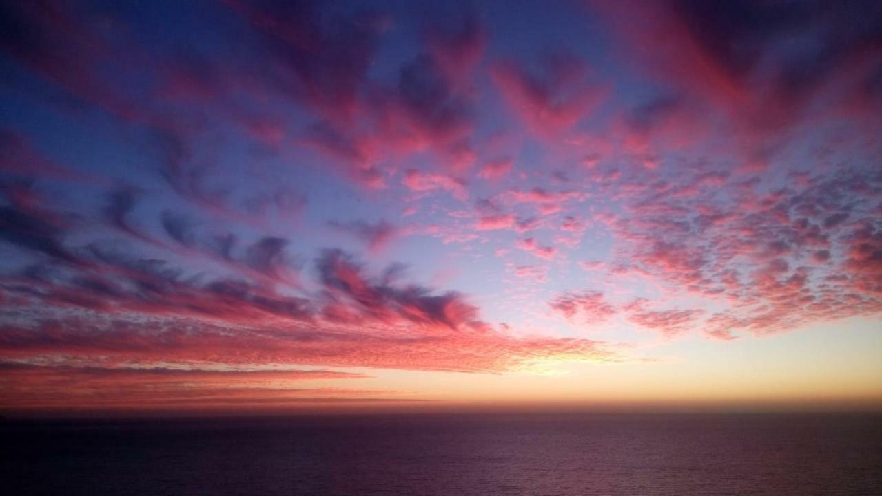 Penthouse Sunrise Blue Ocean View Apartment Коста Калма Екстериор снимка